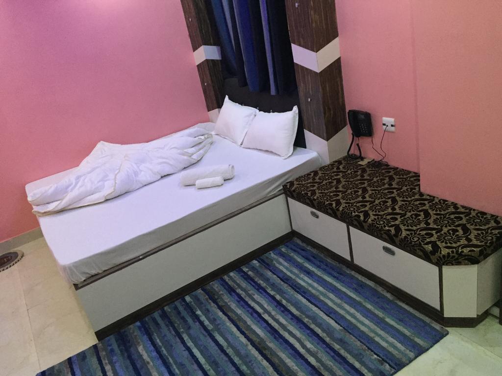 Oyo 75627 New Ankit Guest House Varanasi Luaran gambar